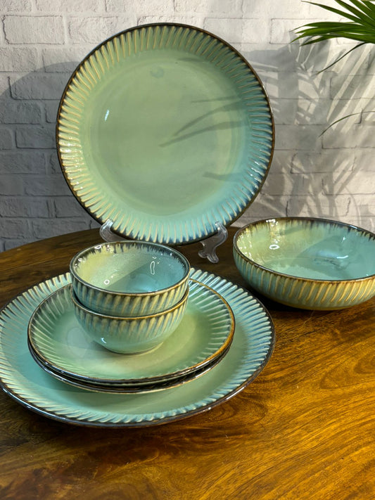 Mint Green with Lines Glaze Dinner Set (Set of 7)