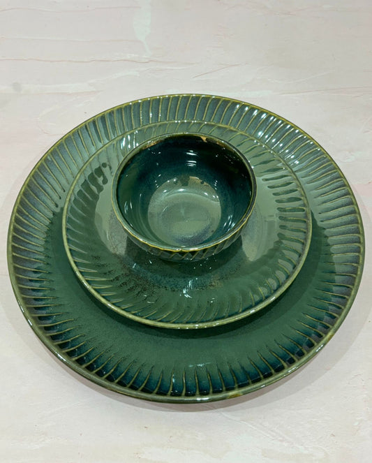 Olive Green with Lines Glaze Dinner Set (Set of 3)