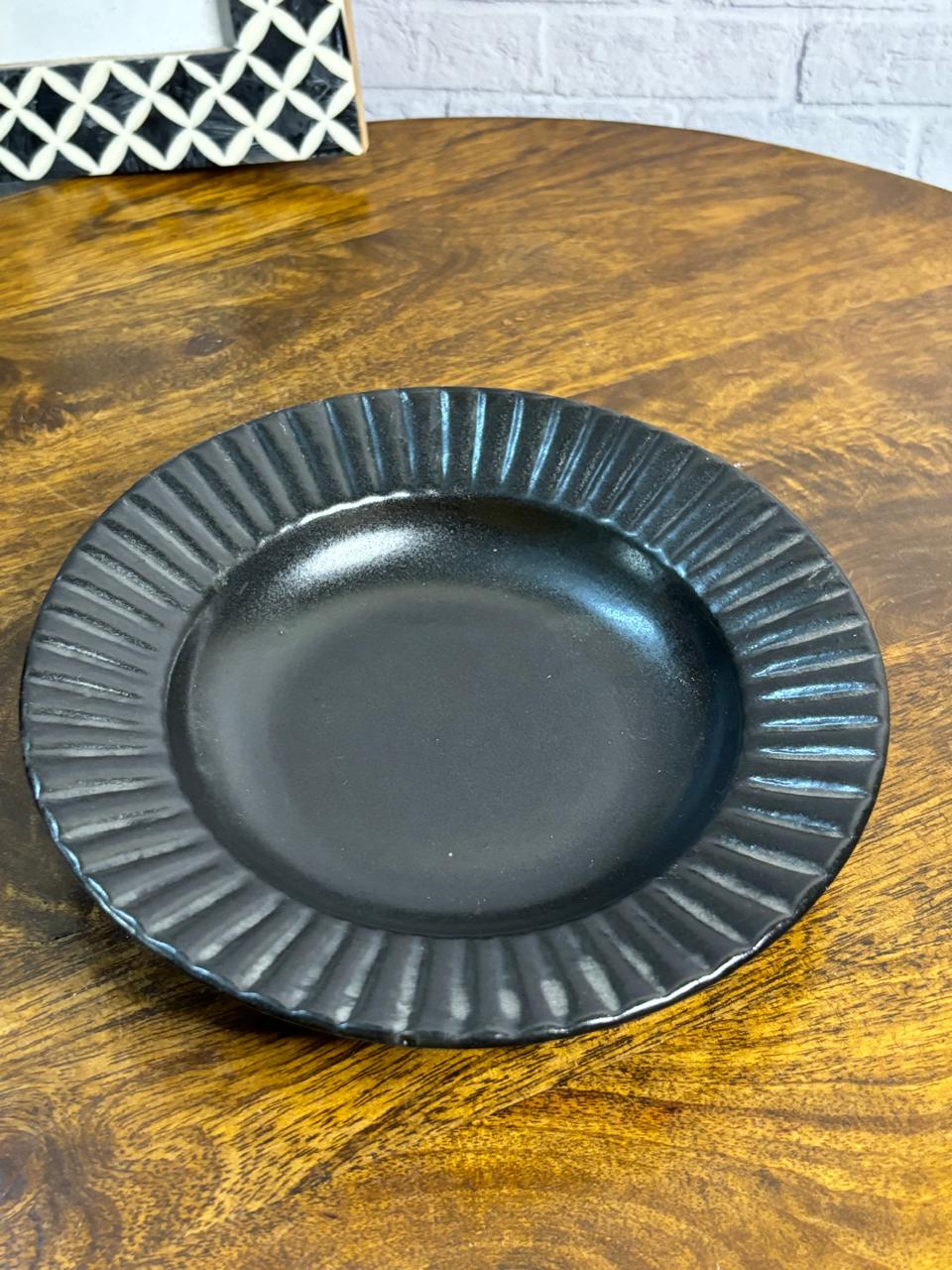 Black Pasta Plate (7inc)