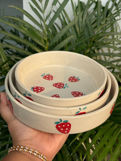 Strawberry Serving/Salad Bowl Set (Set of 3)